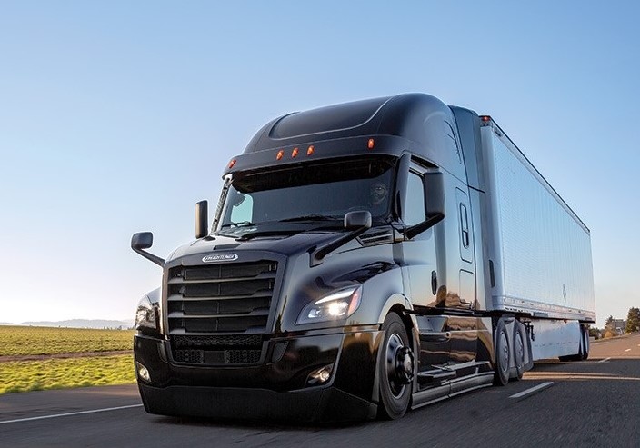США: Daimler змушують відкликати більше 24 тис. вантажівок через лампочки, що швидко миготить.