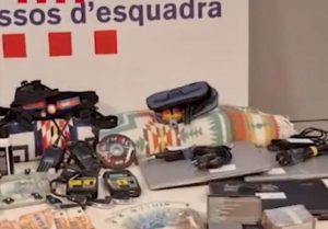 В Испании ликвидировали банду, «бомбившую» фуры на парковках