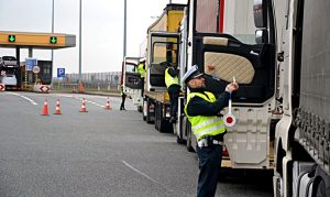 Польща: профільні служби проводять перевірки транспортних компаній з капіталом із РФ та РБ
