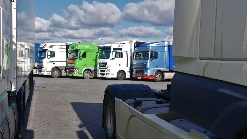 Франция: почему водители грузовиков не могут участвовать в пикетах