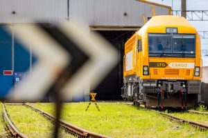 За месяц железнодорожный перевозчик Литвы отклонил более 500 заявок, связанных с санкционными товарами