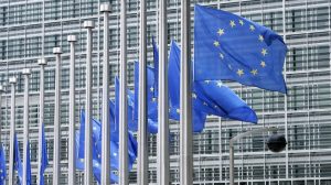 ЄК подає до суду на Нідерланди та Португалію за відсутність правил розміщення водіїв вантажівок