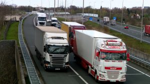 Нідерланди: зупинка вантажівок на узбіччі на прикордонних постах залишається проблемою