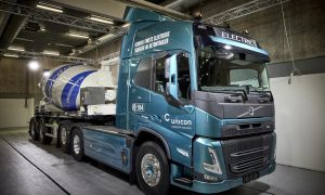 Unicon і Volvo представили перший у світі електричний тягач із бетонозмішувачем