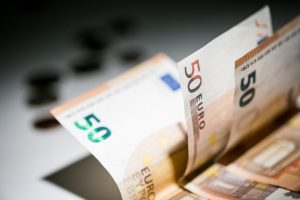 Литва: неправильное указание зарплаты в объявлении о вакансии может привести в административной отвественности