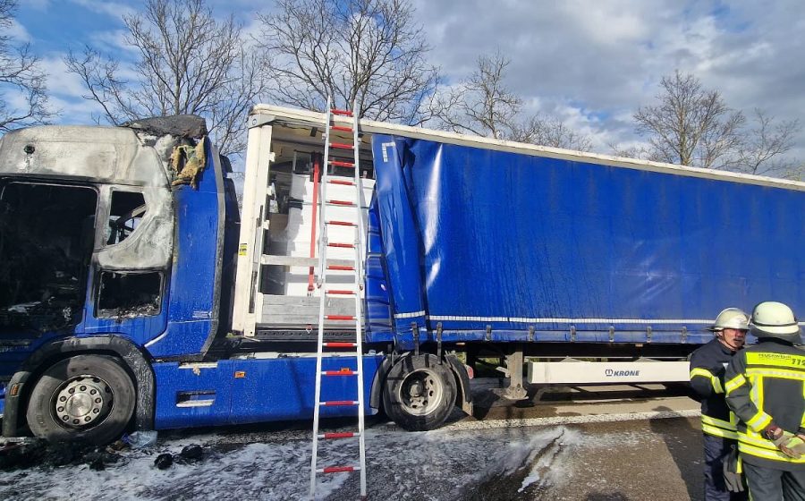 Забастовка водителей в Германии: представитель Agmaz обвинил бастующих в поджоге грузовика