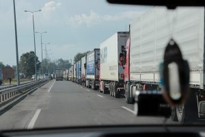 Бізнес стурбований ситуацією з величезними чергами вантажівок на кордоні