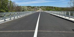 В Харьковской и Житомирской областях ремонтируют разрушенные мосты