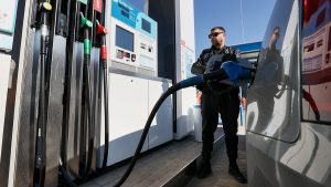 У Литві хочуть запровадити обмеження на кількість пального, що ввозиться в баках вантажівок