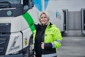 Girteka активувала зусилля із залучення жінок у професію водія вантажівки