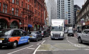 Великобританія повертає дорожній податок для іноземних вантажівок