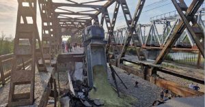 У Закарпатській області обвалився аварійний міст: є постраждалі