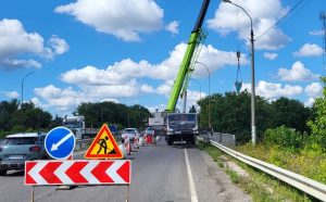 На подходе к Хмельницкому ремонтируют мост