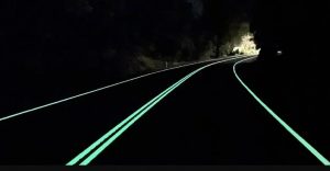 Австралія: на дорогах пропонують робити розмітку, що світиться.