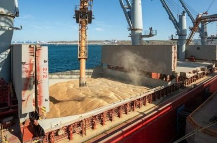 Украина заключит сделку с Lloyd’s по страхованию зерновозов в Черном море
