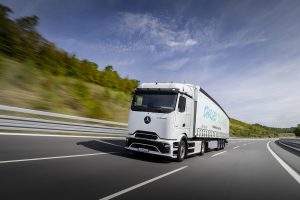 Mercedes-Benz Trucks празднует мировую премьеру аккумуляторного грузовика eActros 600