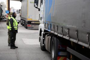 МИУ: в процедуру пересечения границы водителями грузовиков и автобусов внесены изменения
