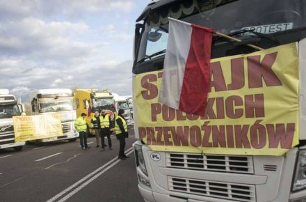 ЗМІ: до протестів на кордоні України можуть бути причетні спецслужби РФ