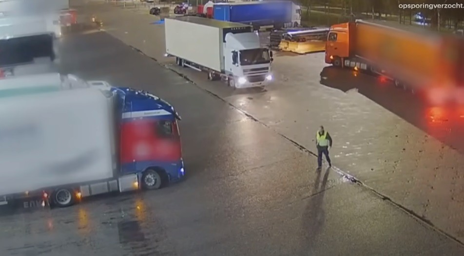 Нидерланды: полиция разыскивает водителя грузовика, укравшего iPhone на 1,7 миллиона евро