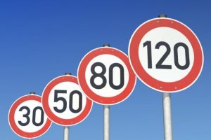 Германия: на автомагистралях могут ввести ограничение скорости?
