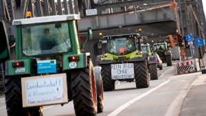 Германия: фермеры блокируют важные дороги в районе порта Гамбурга
