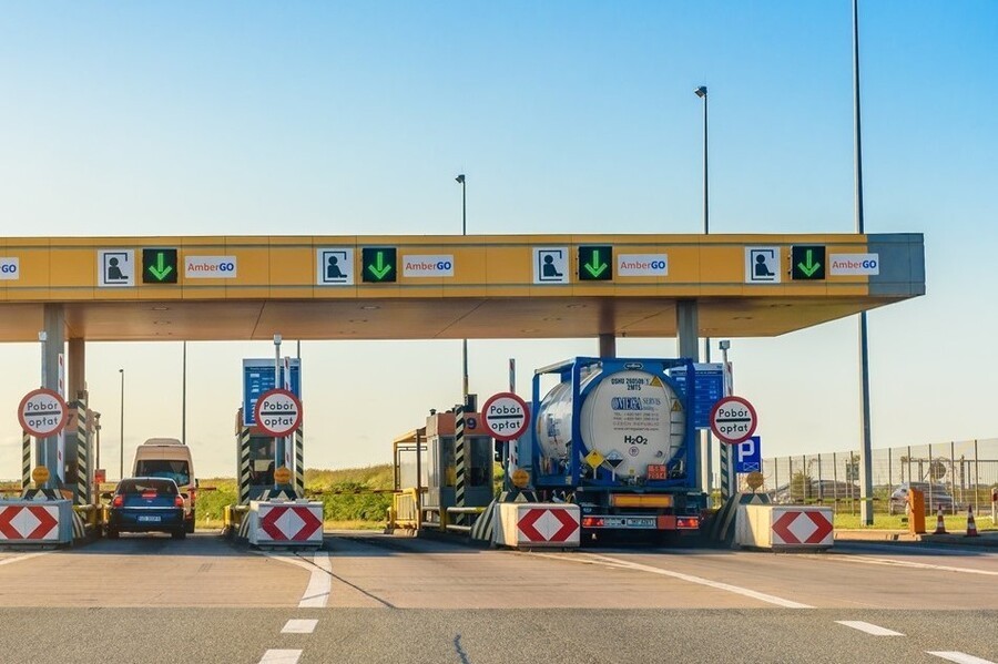 В Польше анонсируют возможное увеличение платы за проезд грузовиков