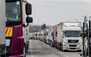 Польща: до терміналу у Корощині на кордоні з РБ утворилася 40-кілометрова черга з вантажівок
