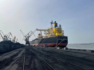 Из украинского порта вышло судно с рекордным объемом груза