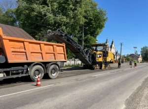 На дорогах Украины продолжаются аварийные и капитальные ремонты