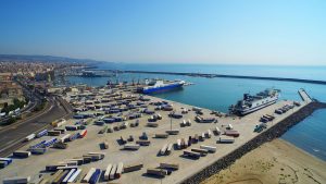 Италия: полиция накрыла банду, похищавшую товары из полуприцепов, припаркованных в порту