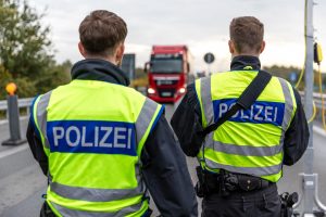 Германия: правоохранители конфисковали грузовик из-за незаконных действий перевозчика