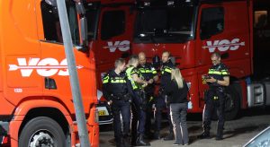 Нидерланды: субботний вечер на базе  перевозчика VOS закончился поножовщиной