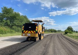 В Ивано-Франковской области ремонтируют дорогу Т-14-17