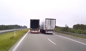 Чехия: на трассе D1 продлили зону, запрещающую грузовикам обгон