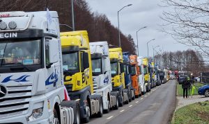 Польша: в субботу перевозчики собираются перекрыть доступ к побережью