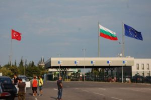Болгария возобновляет дезинфекцию транспорта в пунктах пропуска на границе с Турцией