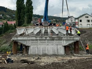 Стартовал монтаж балок на мосту в Теребовле