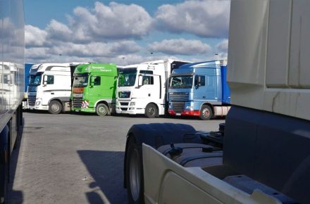 Германия: Минтранс запускает цифровую систему и расширяет парковки на автобанах