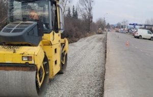 В ПП «Лужанка» обустраивают новую полосу для пустых грузовиков