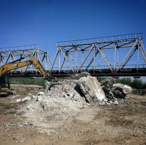 Продолжается реконструкция моста на трассе Н-09