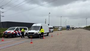 Нідерланди: широкомасштабний контроль дорожнього руху в районі порту Мурдейк.