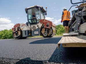 Завершується ремонт ділянки дороги М-19