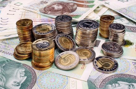 Польша: новый закон обязывает работодателей указывать зарплату в вакансиях
