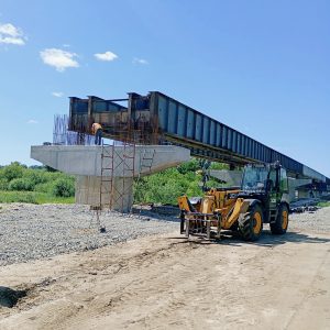 Продолжается капремонт моста через реку Тетерев