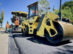 На Дніпропетровщині ремонтують передфронтові дороги