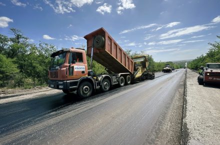 В Днепропетроской области ремонтируют дорогу М-18