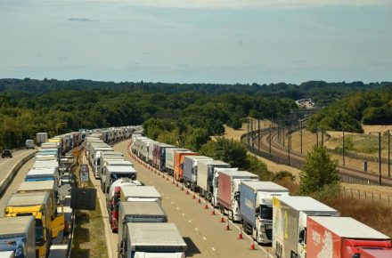 Великобритания отменяет пограничный контроль для фруктов и овощей из ЕС