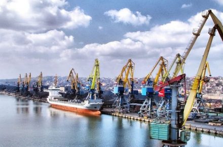 АМЭУ: приказ Одесской ОВА и ВМС ВСУ остановил перевалку удобрений в украинских портах