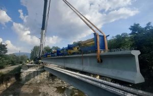 У Закарпатській області відновлюють міст