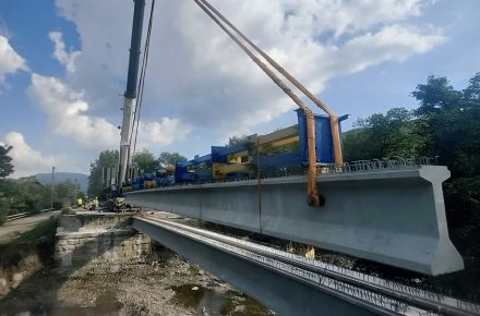 В Закарпатской области восстанавливают мост
